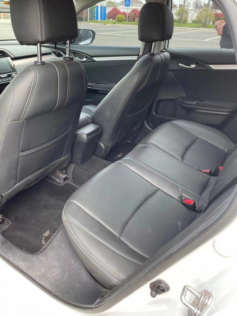 盐城17年本田思域1