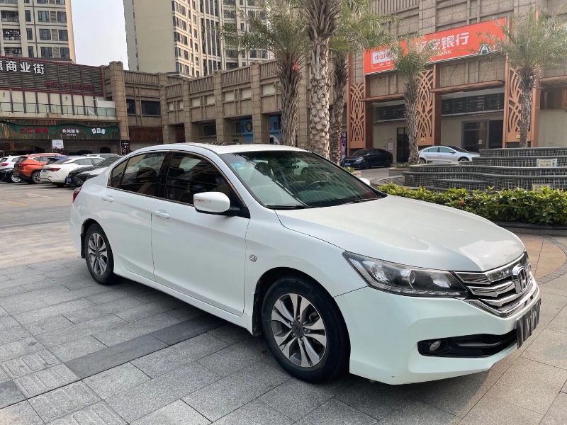 佛山13年本田雅阁8