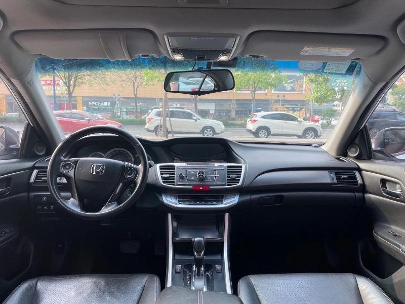 佛山13年本田雅阁6