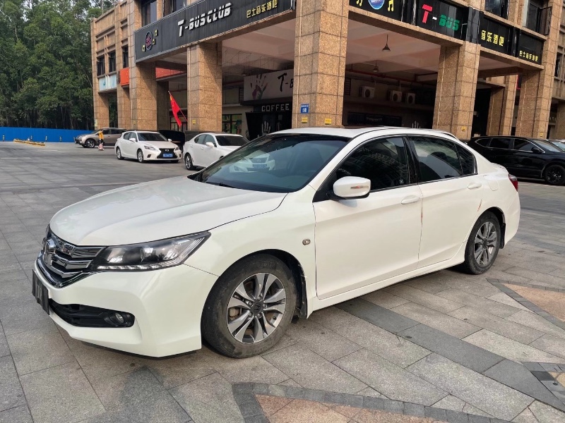 佛山13年本田雅阁7