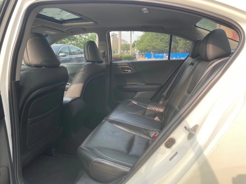 佛山13年本田雅阁4