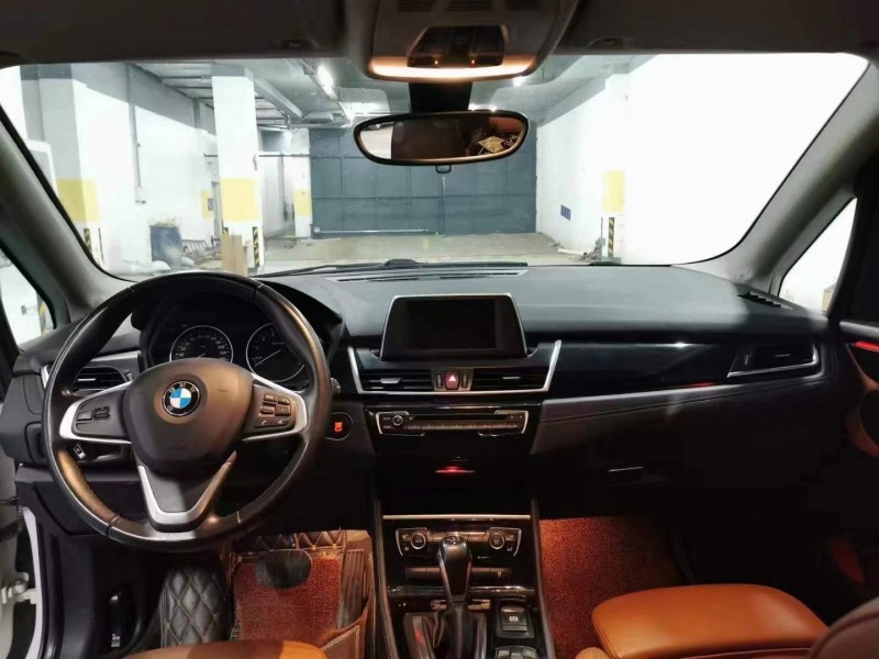 武汉15年宝马2系6