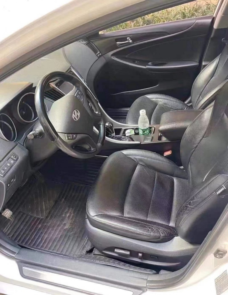 成都12年现代索纳塔八5