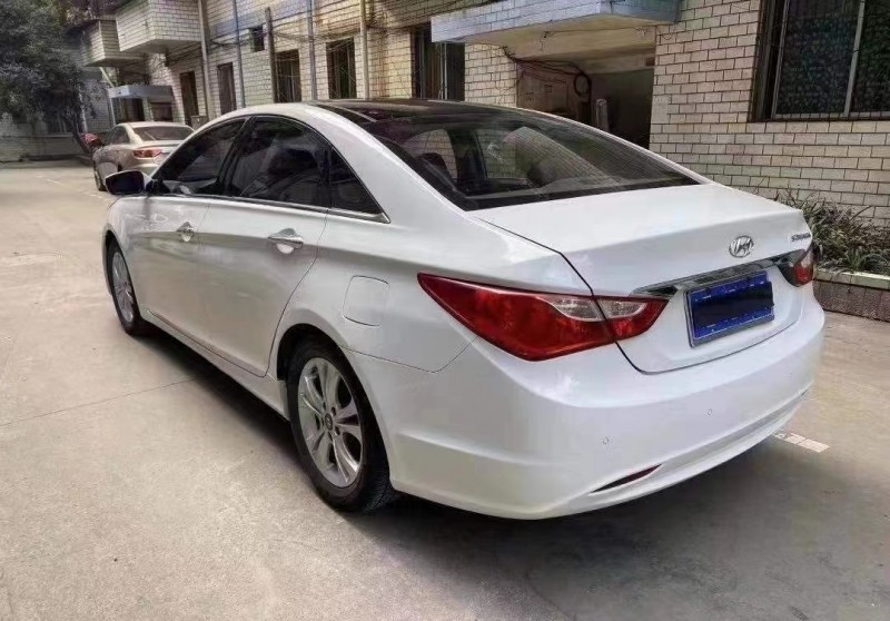 成都12年现代索纳塔八6