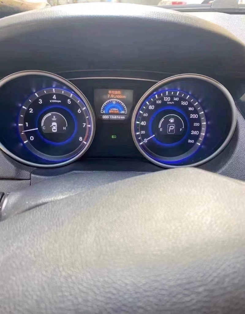 成都12年现代索纳塔八7