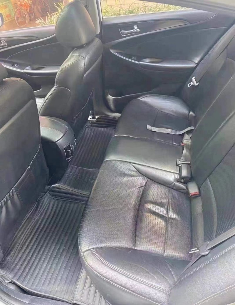 成都12年现代索纳塔八9