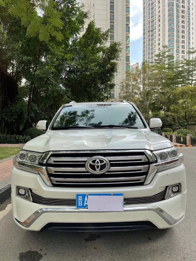 中山18年丰田兰德酷路泽8