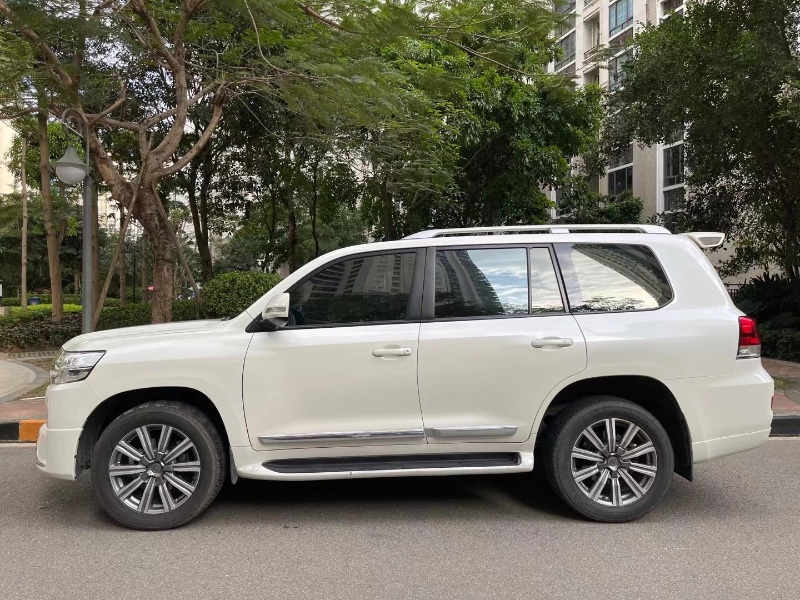 中山18年丰田兰德酷路泽7