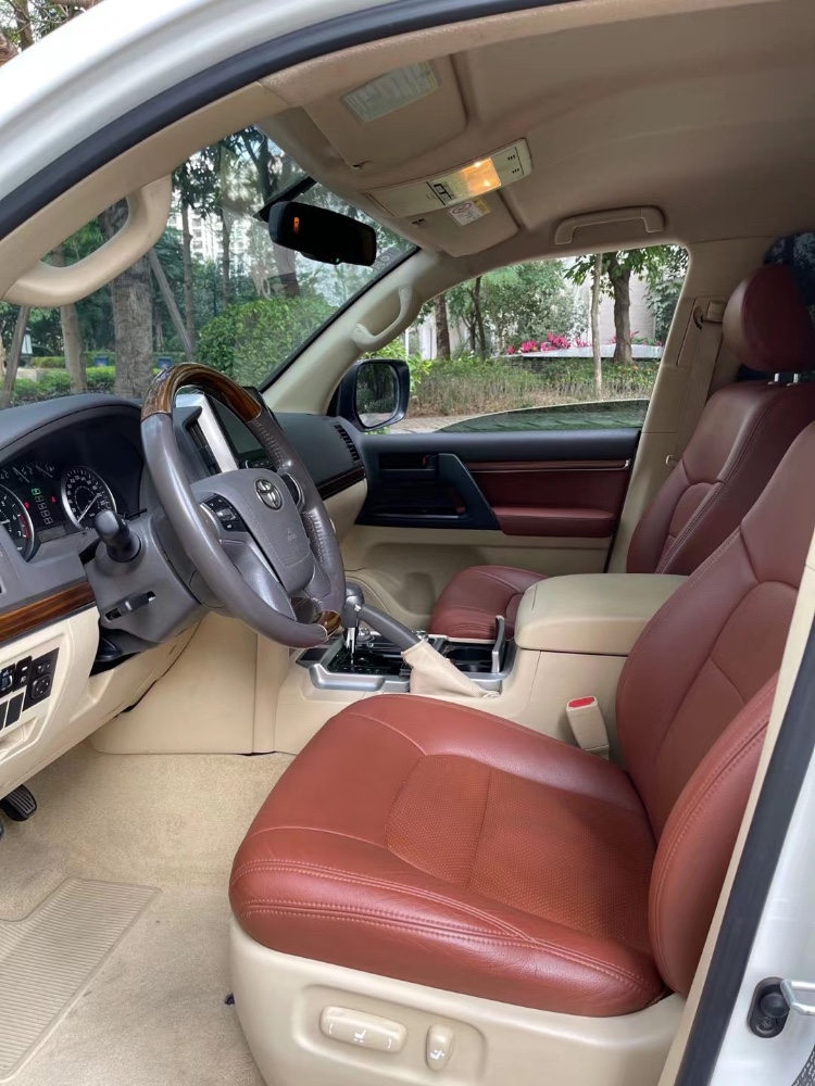 中山18年丰田兰德酷路泽5