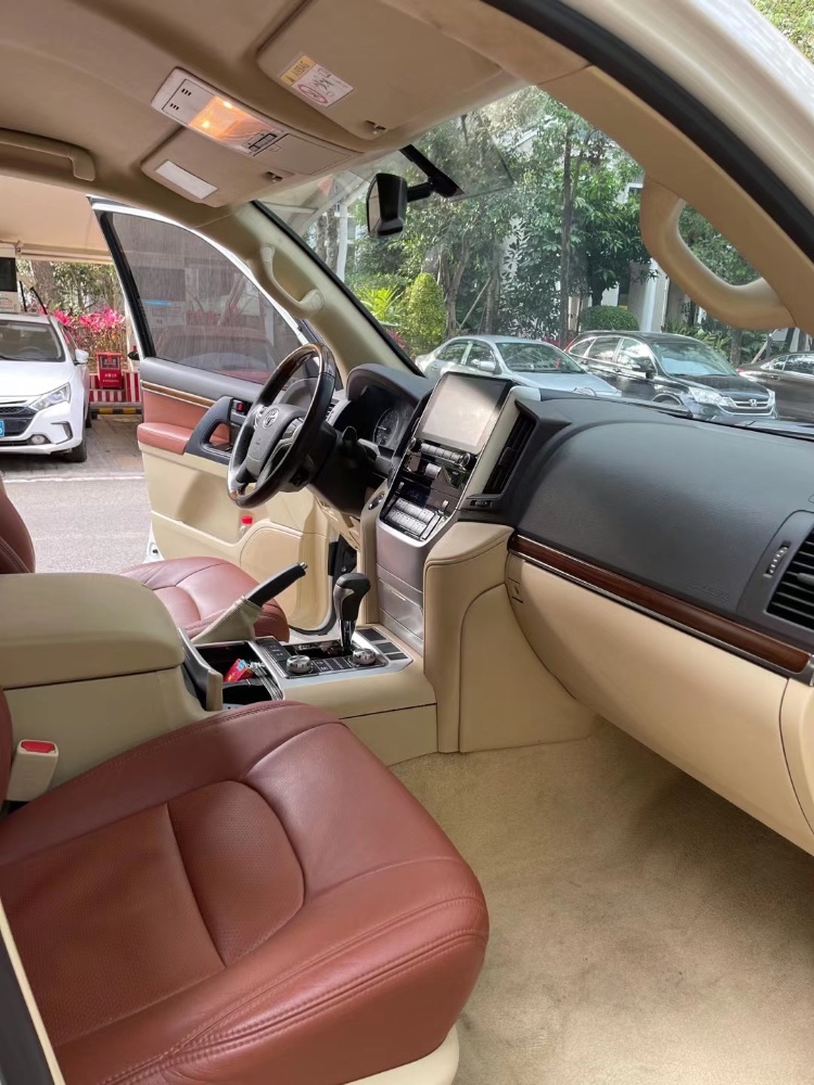 中山18年丰田兰德酷路泽4