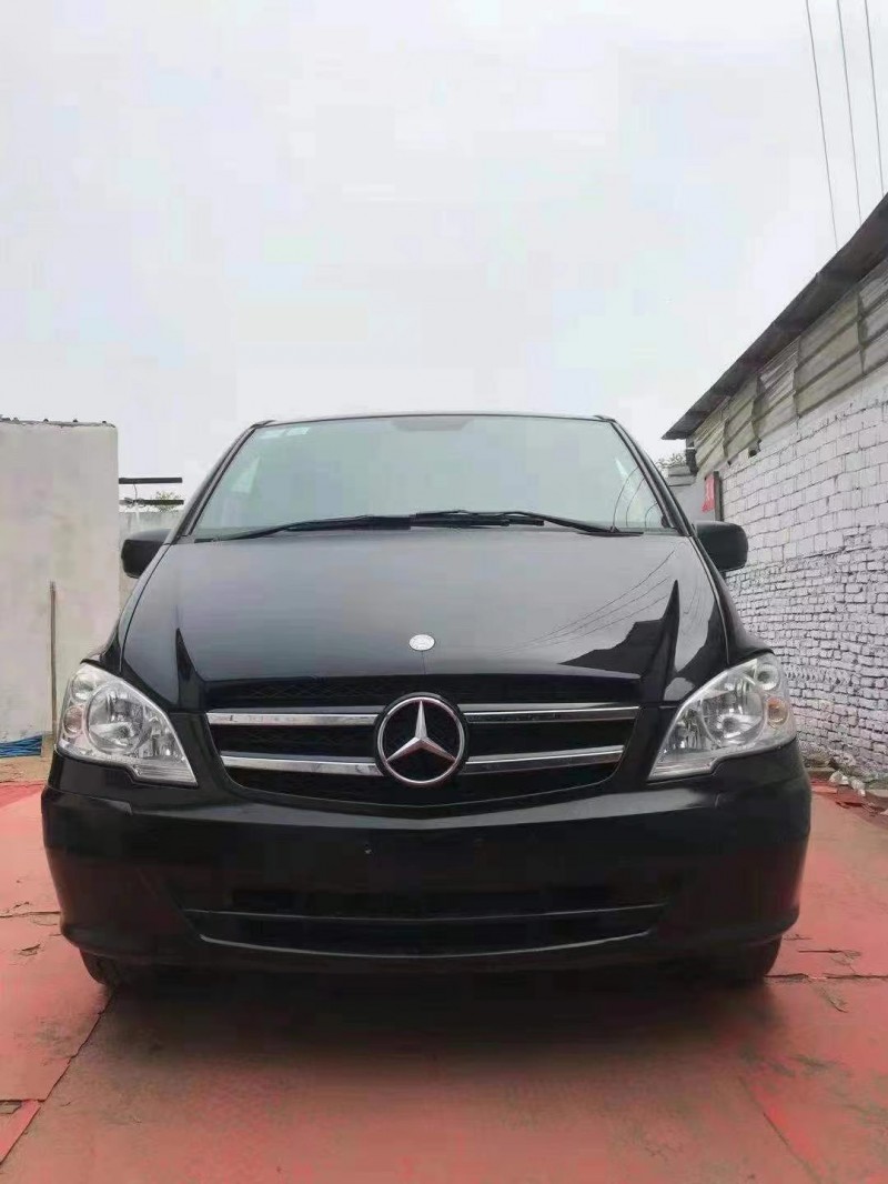 武汉16年奔驰威霆1