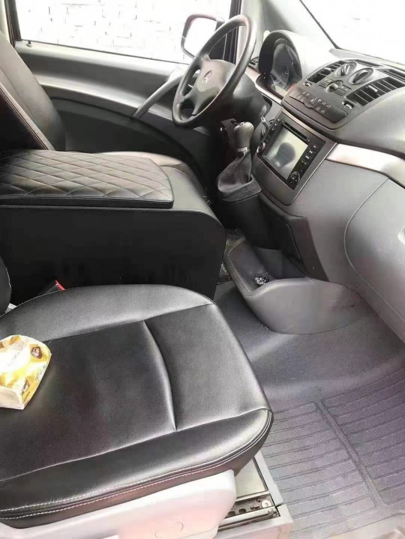 武汉16年奔驰威霆3