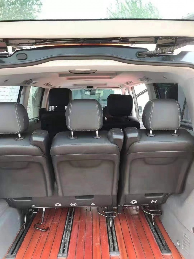 武汉16年奔驰威霆4