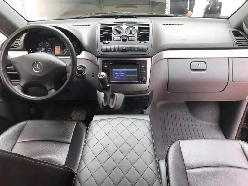 武汉16年奔驰威霆5