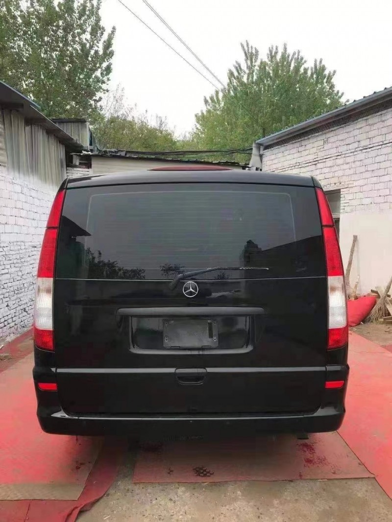 武汉16年奔驰威霆7