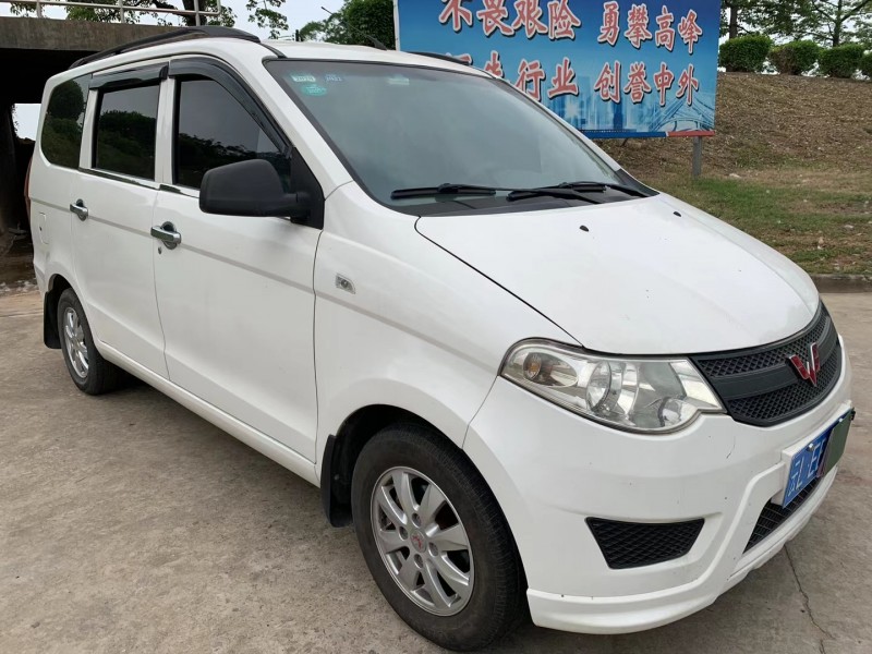 江門16年五菱汽車宏光S37