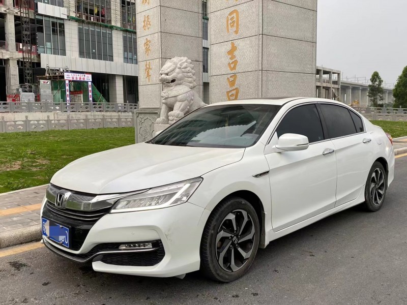 广州17年本田雅阁2