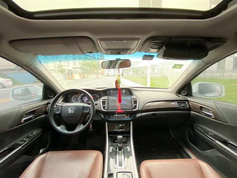 广州17年本田雅阁6