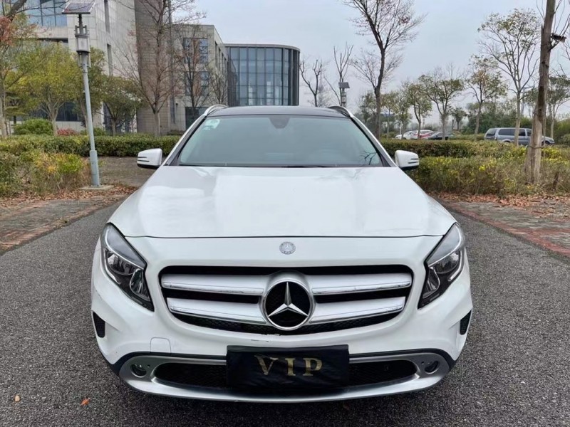 盐城17年奔驰GLA1