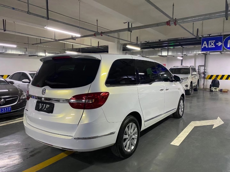 成都19年别克GL82