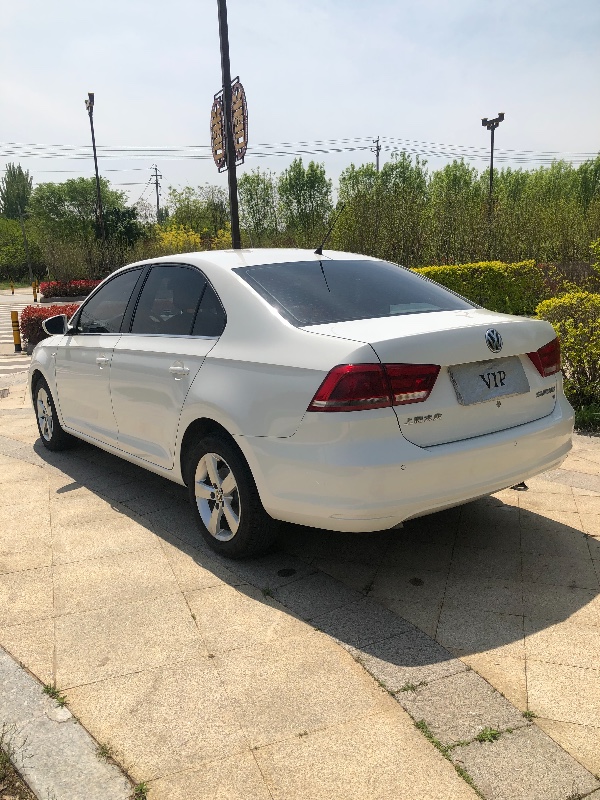 枣庄15年大众桑塔纳3