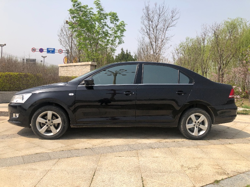 枣庄15年大众桑塔纳1