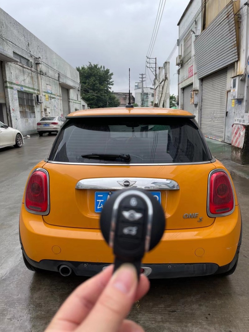 廣州16年寶馬MINI4