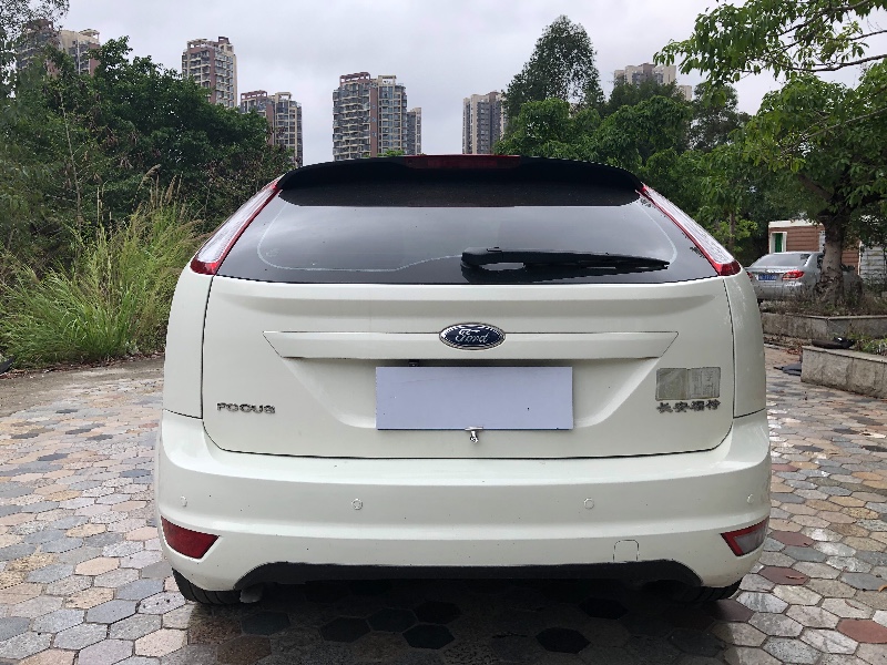 深圳15年福特福克斯8