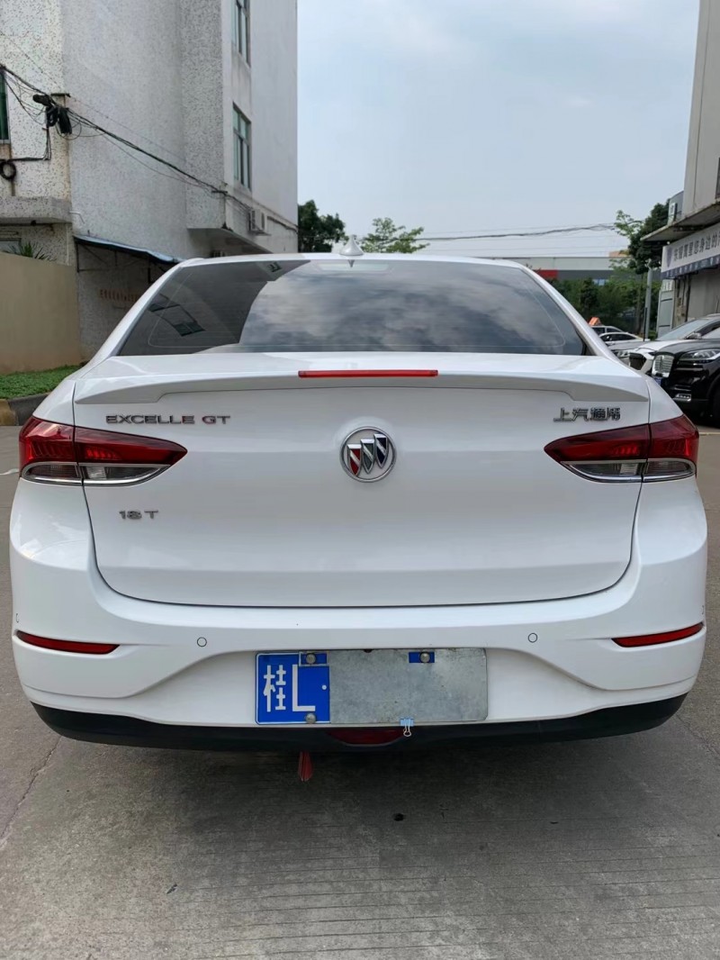 中山19年别克英朗4