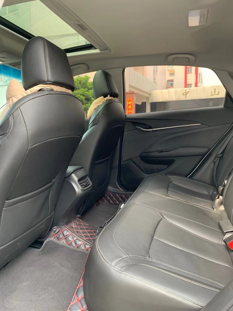 中山19年别克英朗7