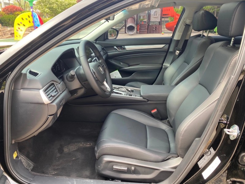 青岛20年本田雅阁6