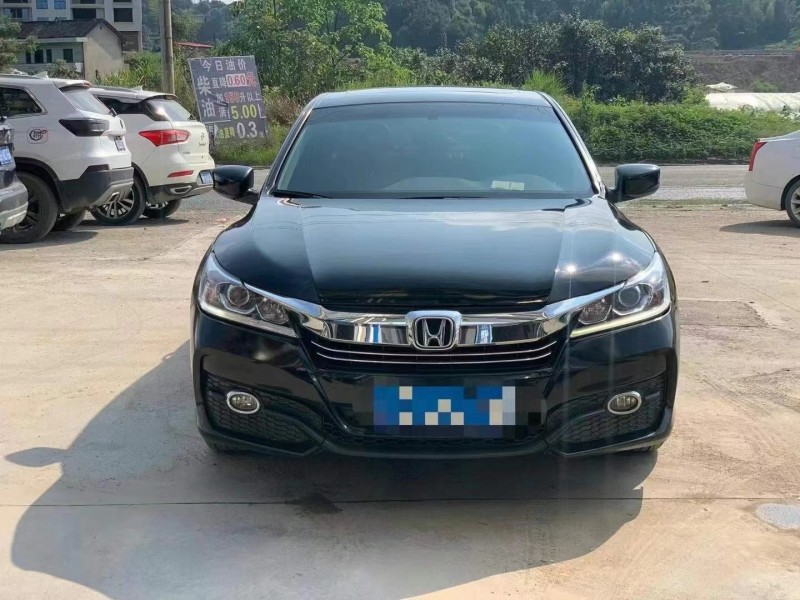 益阳16年本田雅阁1