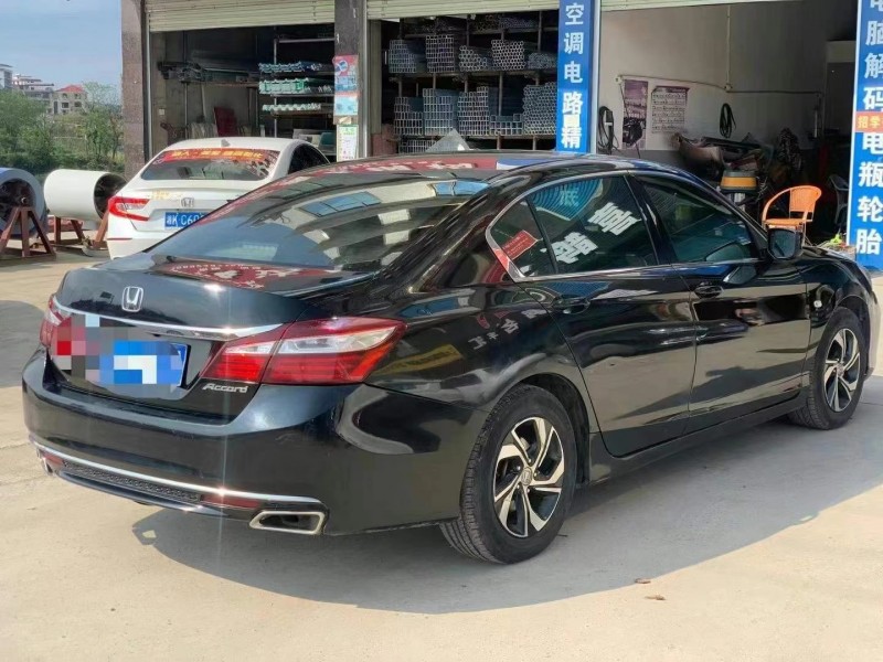 益阳16年本田雅阁7