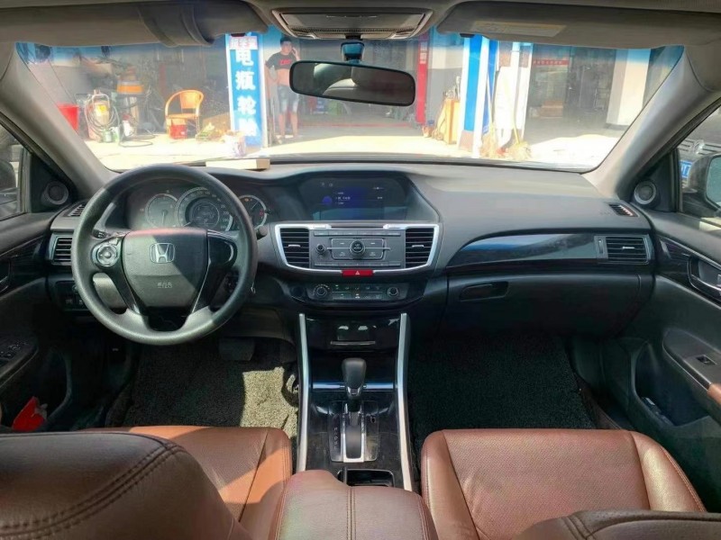 益阳16年本田雅阁6