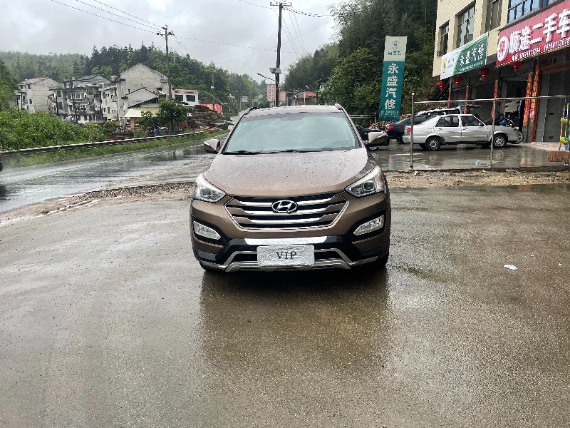 益阳13年现代全新胜达7