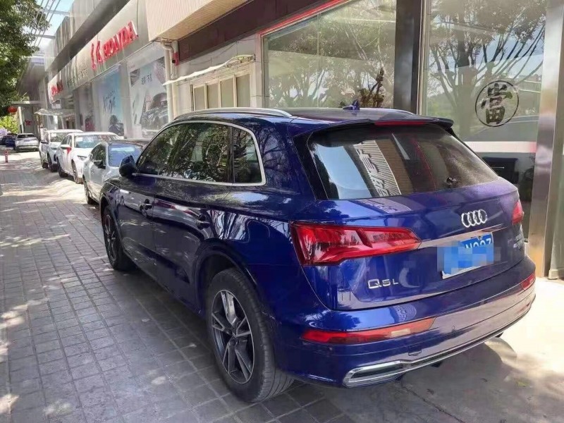 成都18年奥迪Q52
