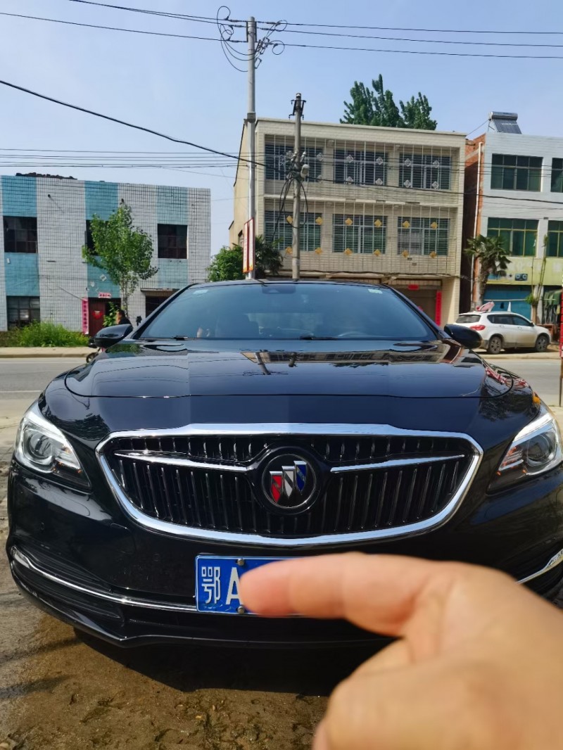 武汉16年别克君越1