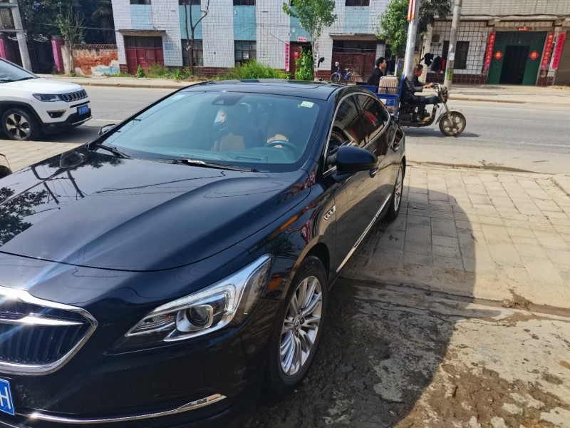 武汉16年别克君越2