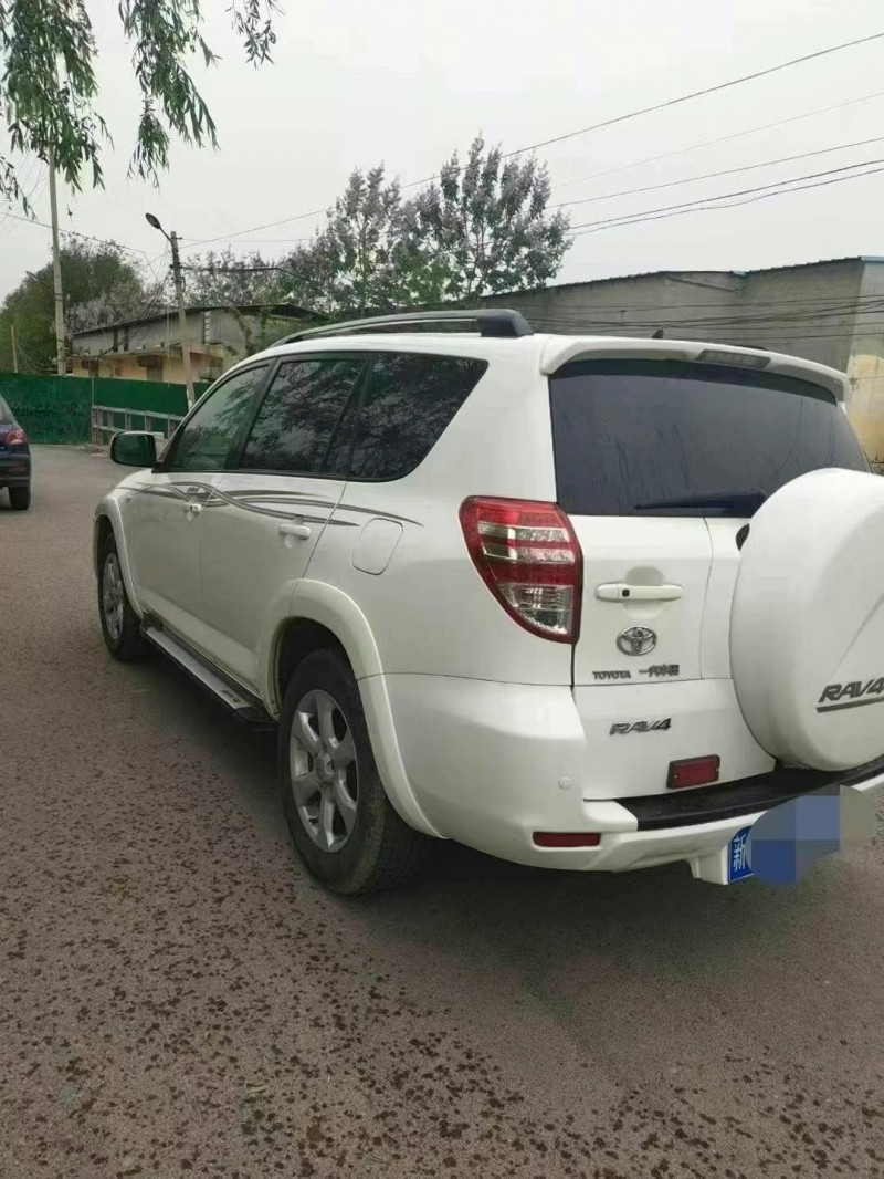 枣庄11年丰田RAV44