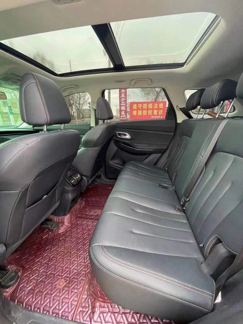 西安20年長安汽車歐尚9