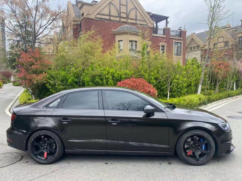 青岛17年奥迪A33