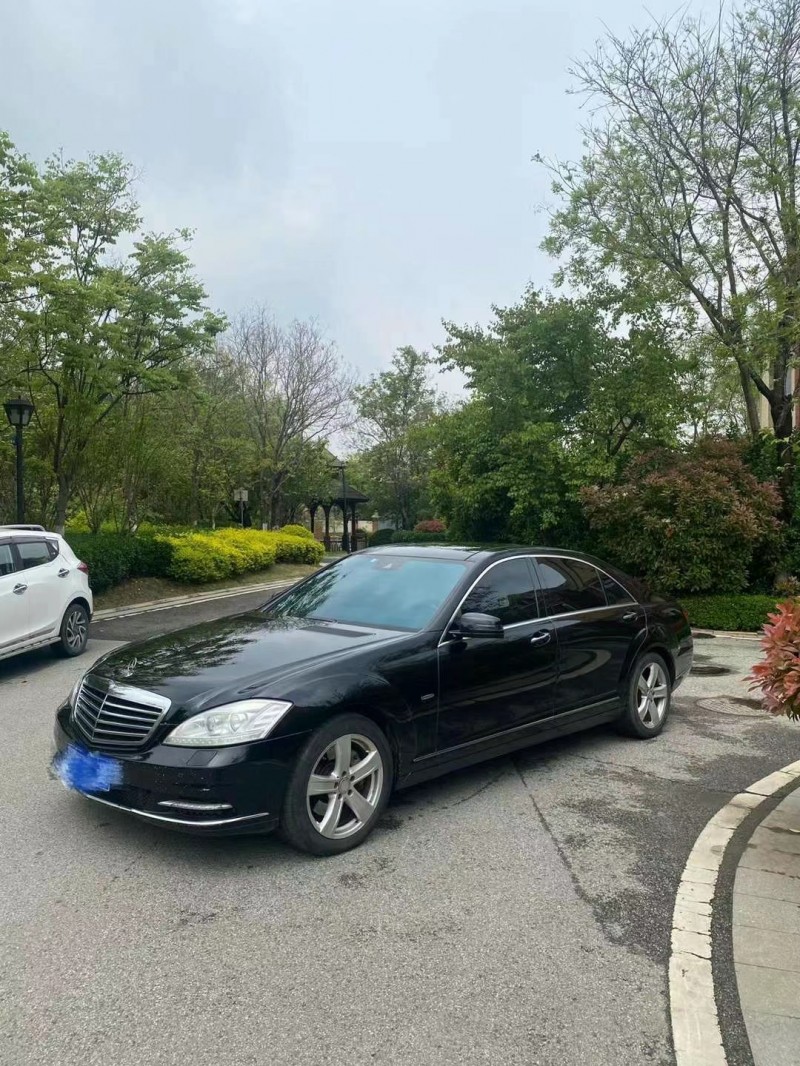青岛13年奔驰S2