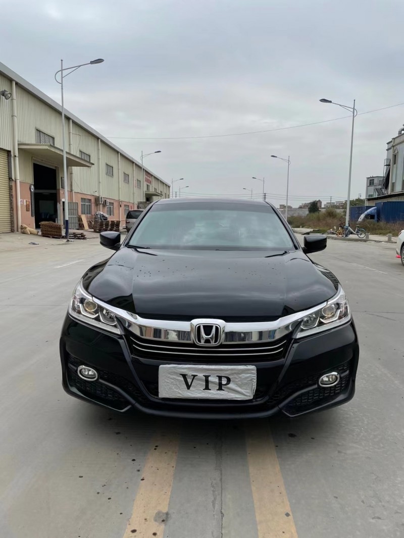 东莞17年本田雅阁1