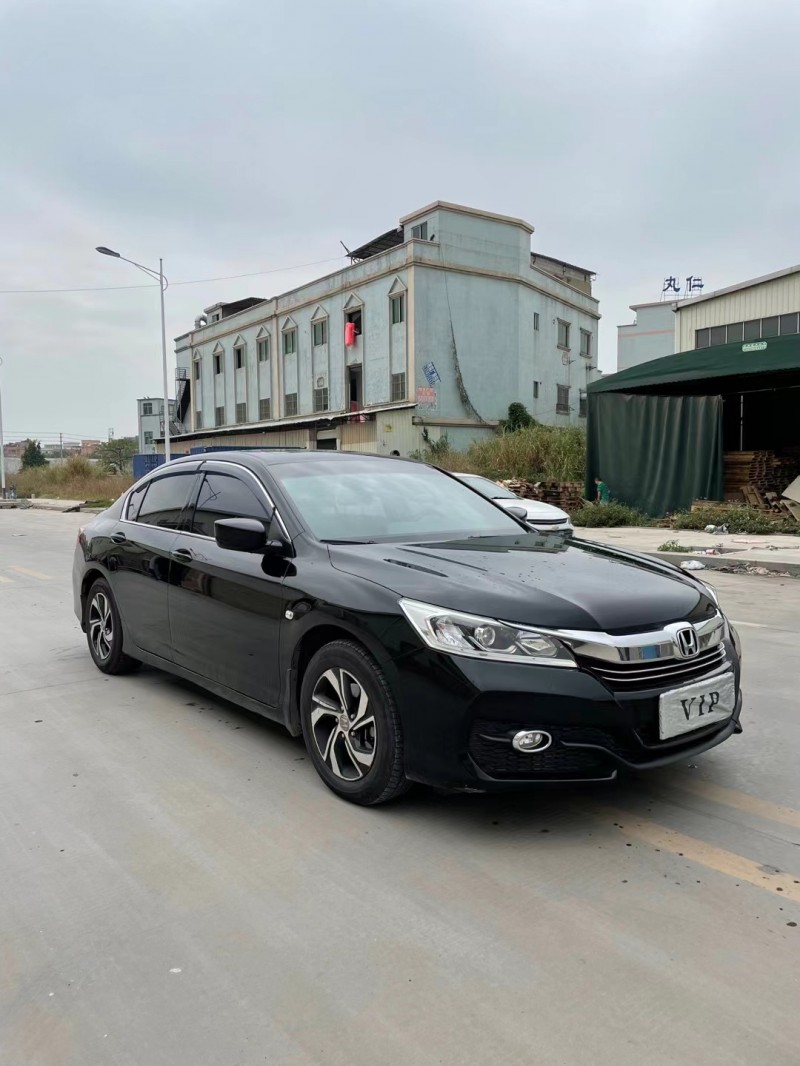 东莞17年本田雅阁2