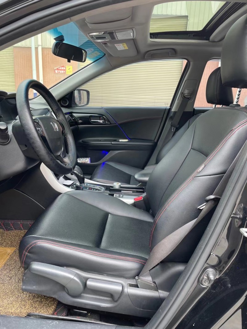 东莞17年本田雅阁4