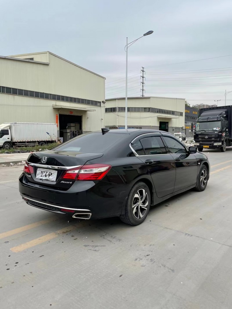 东莞17年本田雅阁7