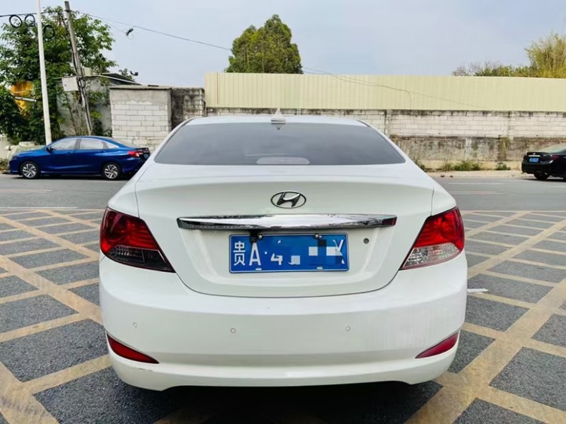东莞12年现代瑞纳5