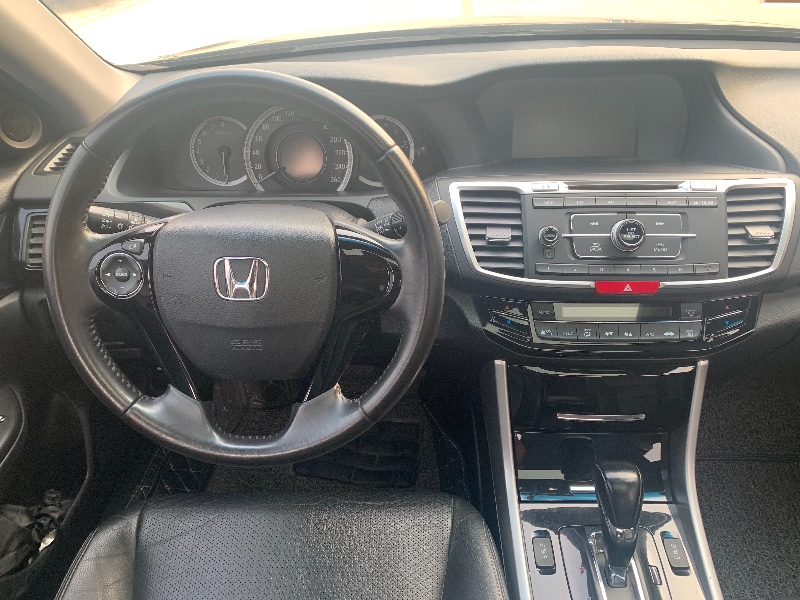 广州17年本田雅阁8