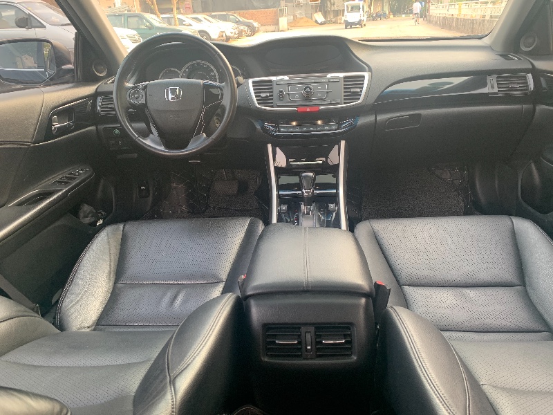 广州17年本田雅阁6