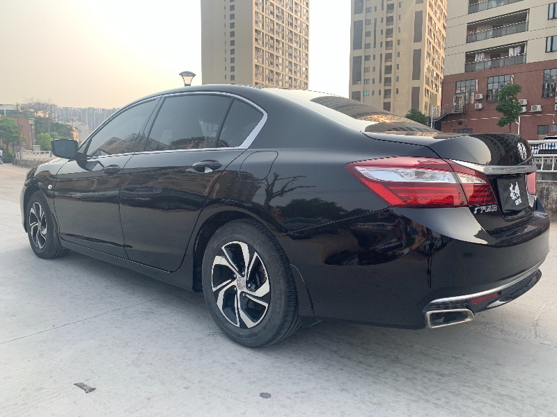 广州17年本田雅阁2